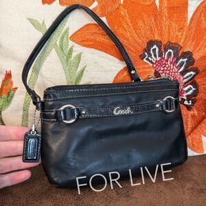 COACH BLACK LEATHER WRISTLET